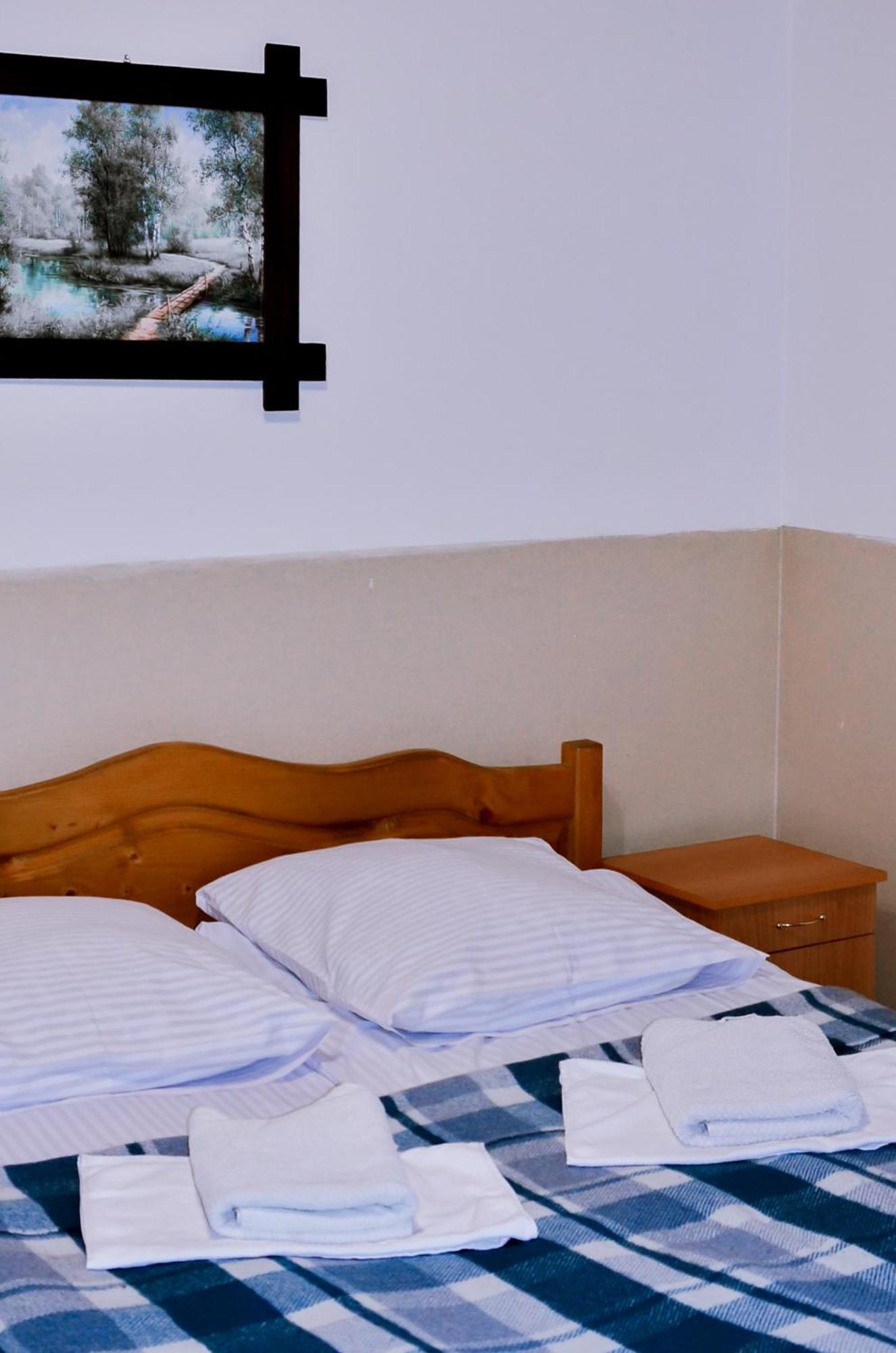 Guest House Mandrivnyi Rooms&Apartments Yasinya Exterior photo